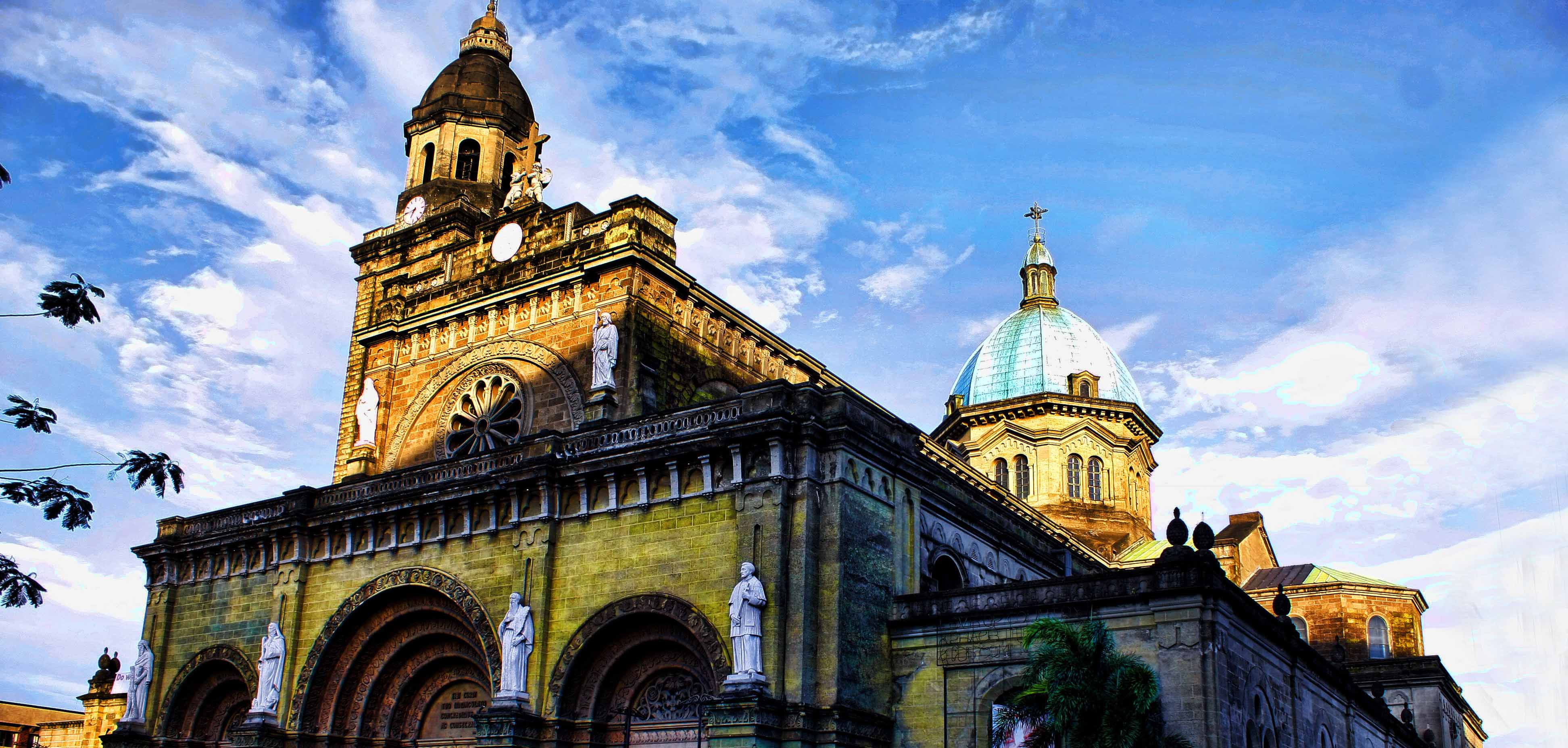 Rizal Park Hotel - Manila Cathedral